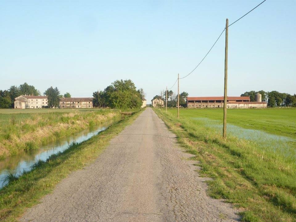 Agriturismo Cascina Graziosa Cameriano Exterior foto