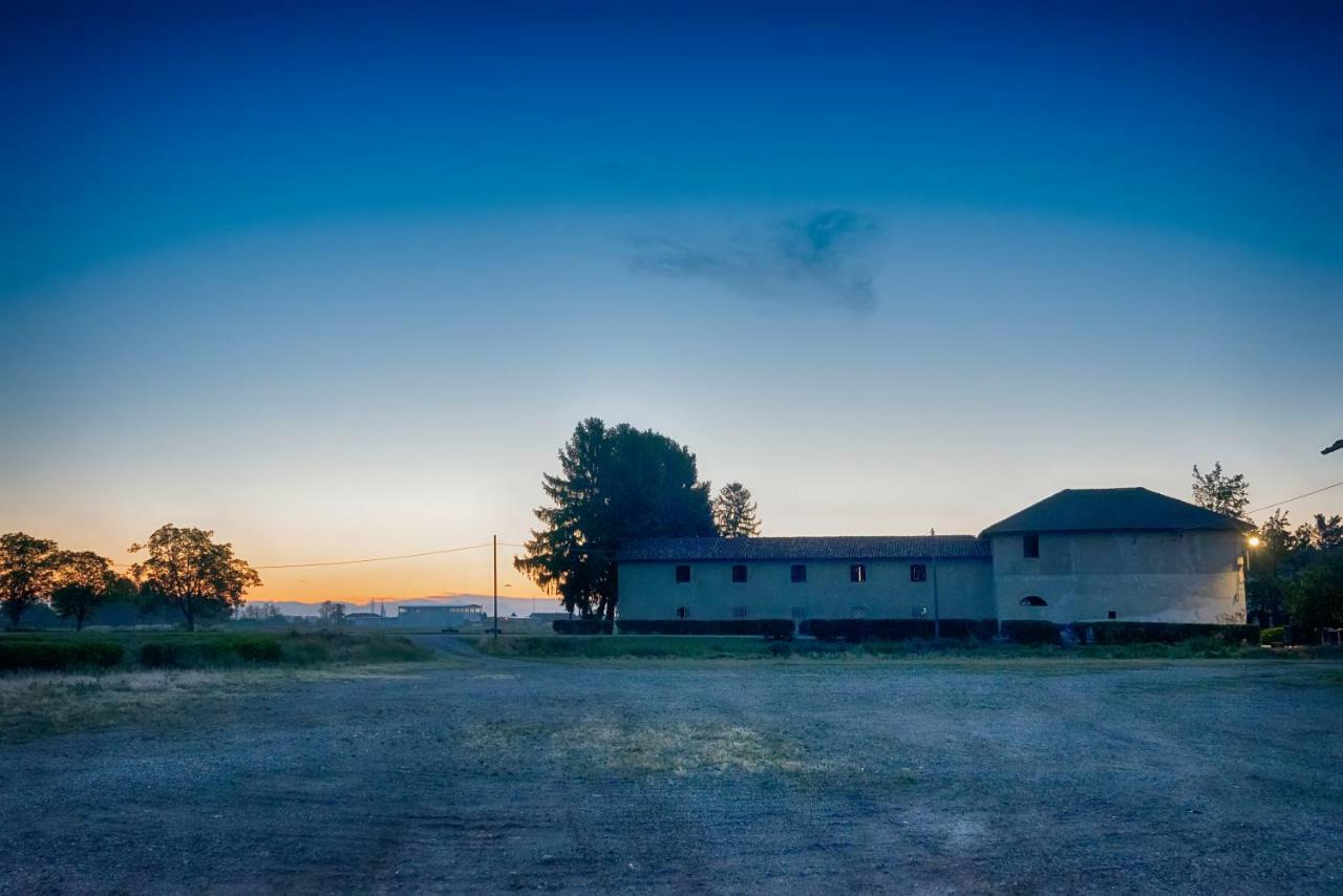 Agriturismo Cascina Graziosa Cameriano Exterior foto