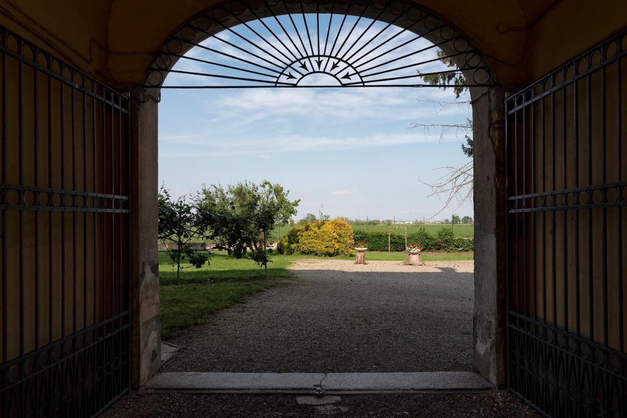 Agriturismo Cascina Graziosa Cameriano Exterior foto